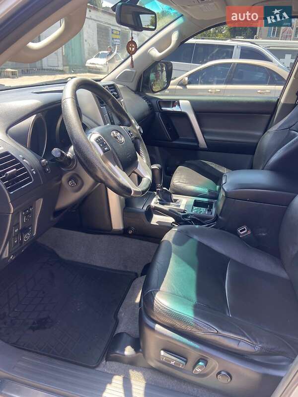 Внедорожник / Кроссовер Toyota Land Cruiser Prado 2011 в Запорожье