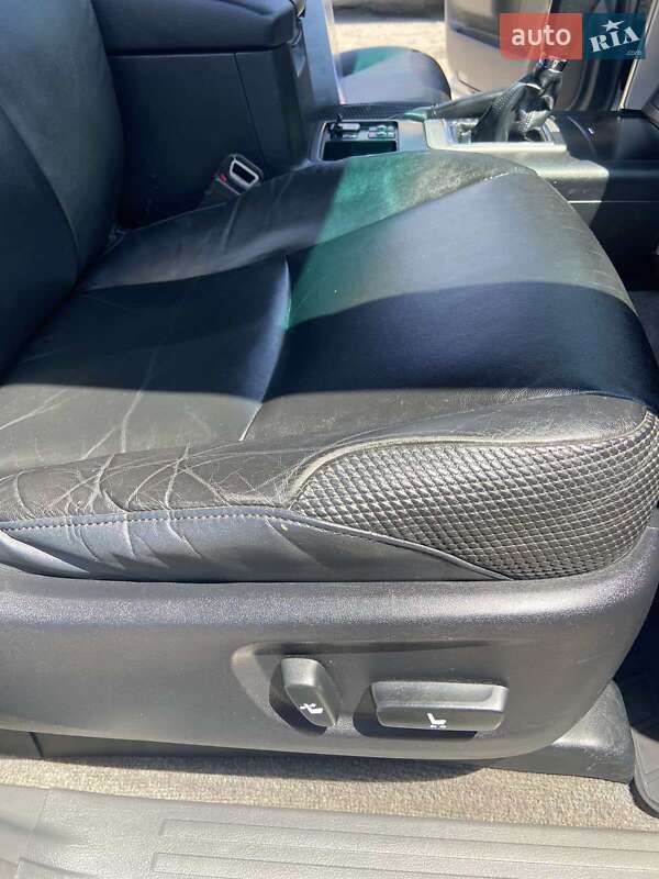 Внедорожник / Кроссовер Toyota Land Cruiser Prado 2011 в Запорожье