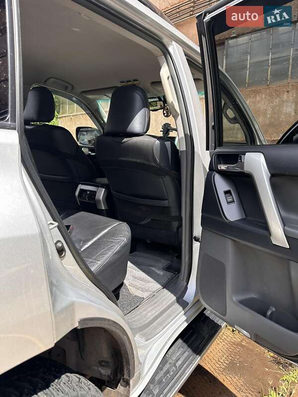Внедорожник / Кроссовер Toyota Land Cruiser Prado 2011 в Кривом Роге