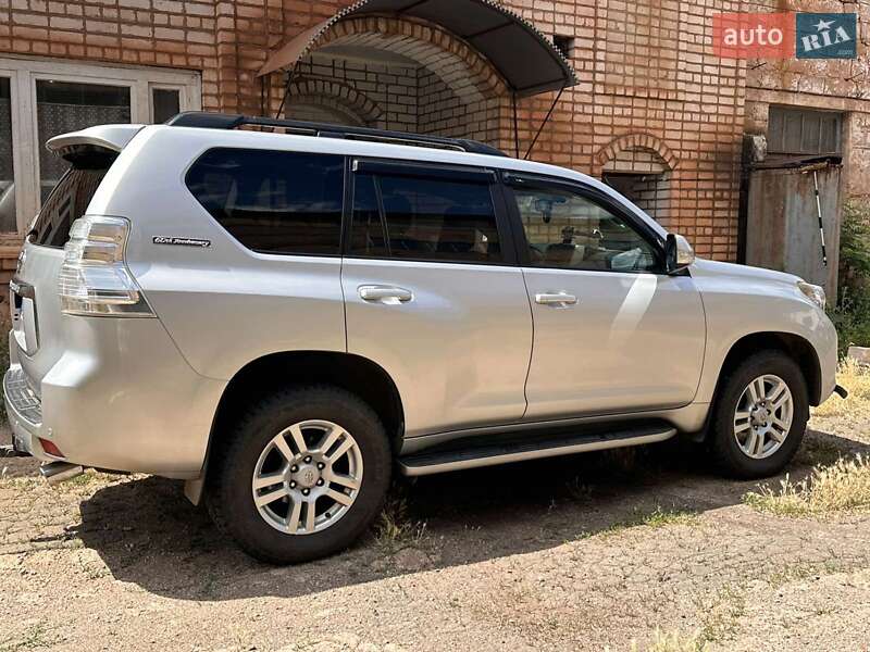 Внедорожник / Кроссовер Toyota Land Cruiser Prado 2011 в Кривом Роге