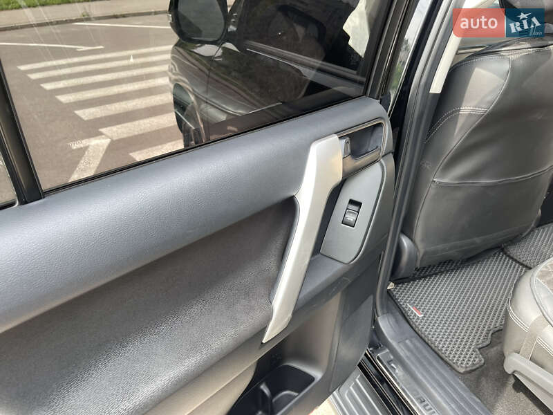 Позашляховик / Кросовер Toyota Land Cruiser Prado 2019 в Харкові фото 13 Позашляховик / Кросовер Toyota Land Cruiser Prado 2019 в Харкові