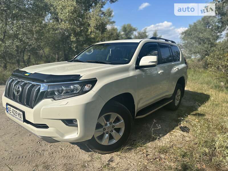 Комплект рестайлинга ПЕРЕДНИЙ на Toyota Land Cruiser Prado 