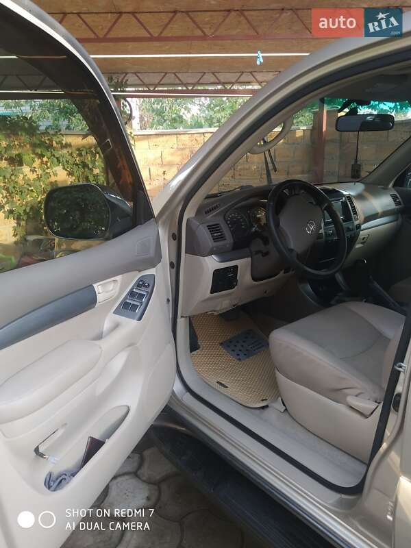 Внедорожник / Кроссовер Toyota Land Cruiser Prado 2006 в Херсоне