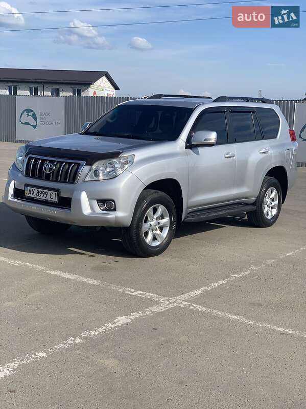 Внедорожник / Кроссовер Toyota Land Cruiser Prado 2010 в Харькове