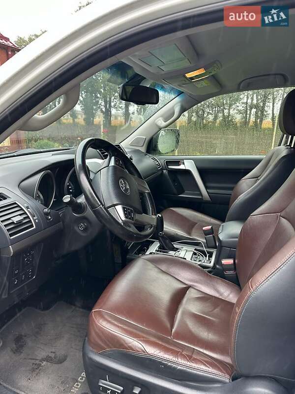 Внедорожник / Кроссовер Toyota Land Cruiser Prado 2016 в Романове