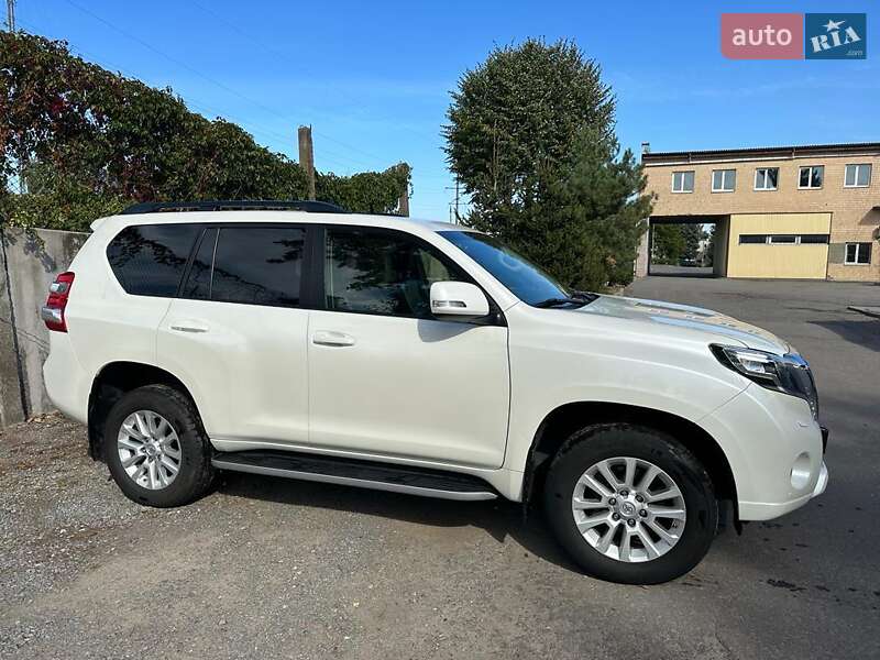 Внедорожник / Кроссовер Toyota Land Cruiser Prado 2016 в Романове