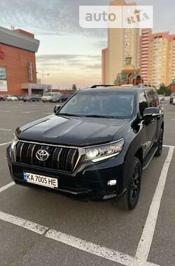 Внедорожник / Кроссовер Toyota Land Cruiser Prado 2022 в Киеве