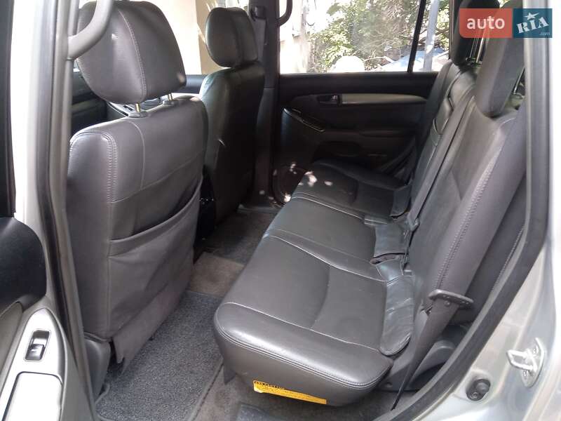 Внедорожник / Кроссовер Toyota Land Cruiser Prado 2005 в Днепре