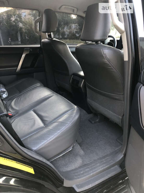 Внедорожник / Кроссовер Toyota Land Cruiser Prado 2011 в Каменском