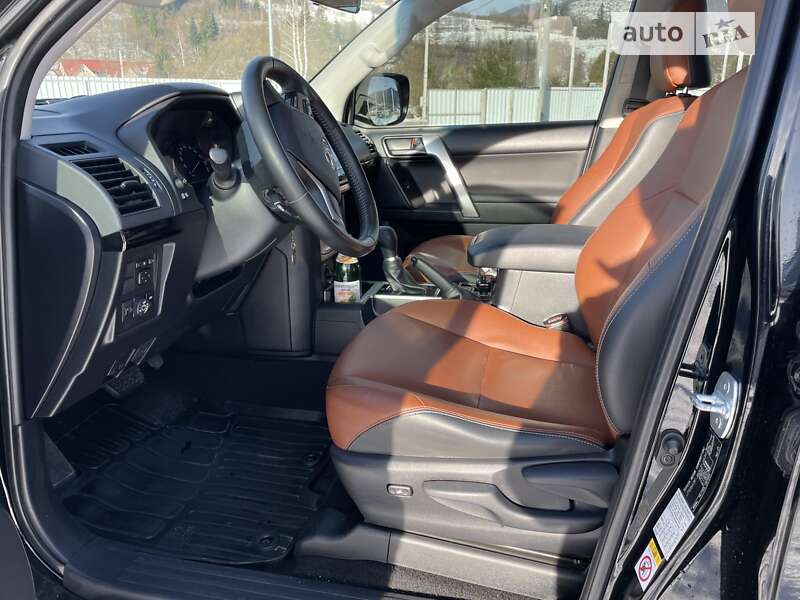 Позашляховик / Кросовер Toyota Land Cruiser Prado 2019 в Славському