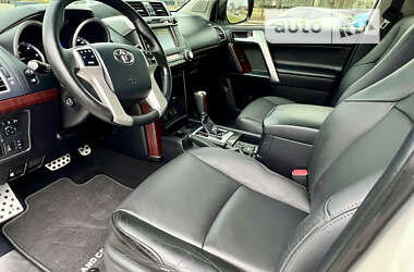 Внедорожник / Кроссовер Toyota Land Cruiser Prado 2013 в 