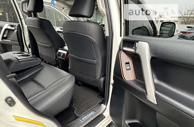 Внедорожник / Кроссовер Toyota Land Cruiser Prado 2013 в 