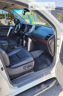 Внедорожник / Кроссовер Toyota Land Cruiser Prado 2010 в Ромнах