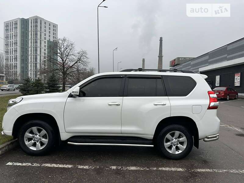 Позашляховик / Кросовер Toyota Land Cruiser Prado 2017 в Дніпрі фото 5 Позашляховик / Кросовер Toyota Land Cruiser Prado 2017 в Дніпрі