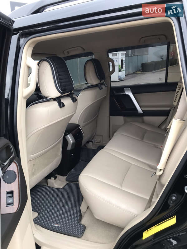 Позашляховик / Кросовер Toyota Land Cruiser Prado 2010 в Ужгороді