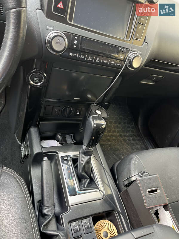 Внедорожник / Кроссовер Toyota Land Cruiser Prado 2014 в Львове