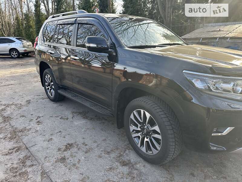 Позашляховик / Кросовер Toyota Land Cruiser Prado 2022 в Ірпені