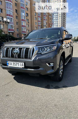 Внедорожник / Кроссовер Toyota Land Cruiser Prado 2019 в Киеве