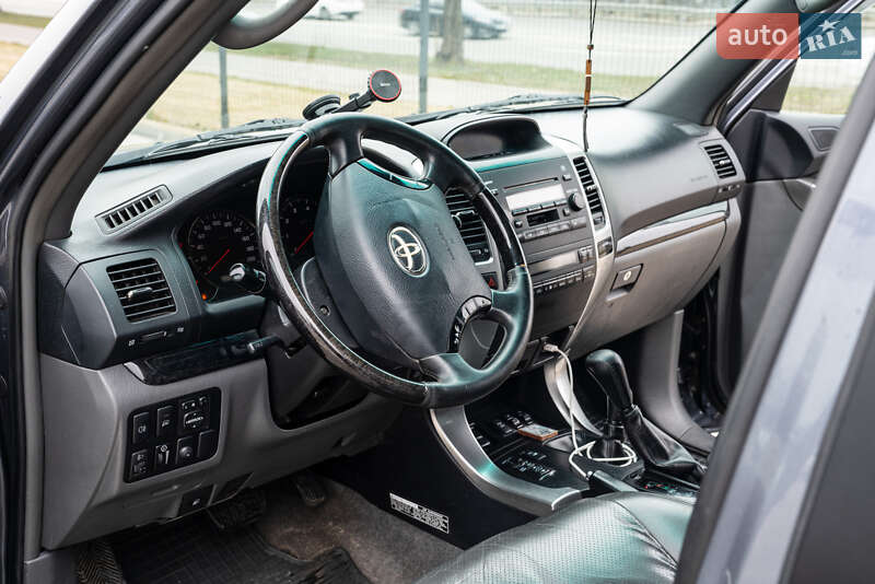 Позашляховик / Кросовер Toyota Land Cruiser Prado 2008 в Києві