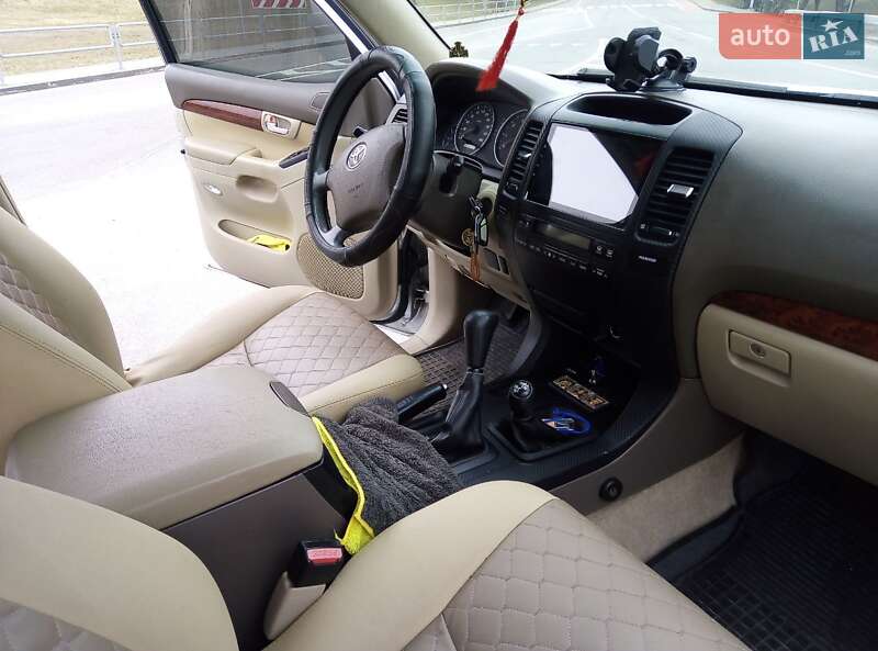 Позашляховик / Кросовер Toyota Land Cruiser Prado 2005 в Чернігові