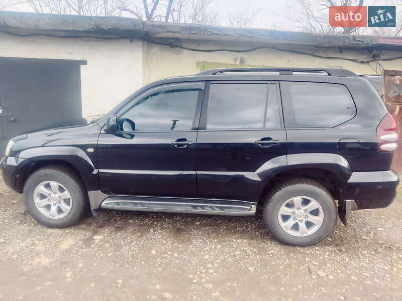 Внедорожник / Кроссовер Toyota Land Cruiser Prado 2006 в Долине