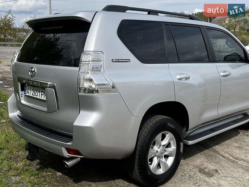 Внедорожник / Кроссовер Toyota Land Cruiser Prado 2011 в Киеве