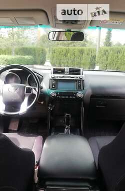 Внедорожник / Кроссовер Toyota Land Cruiser Prado 2014 в Днепре