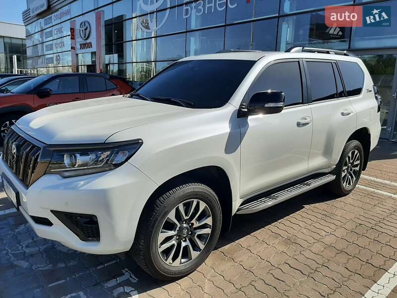 Внедорожник / Кроссовер Toyota Land Cruiser Prado 2021 в Киеве