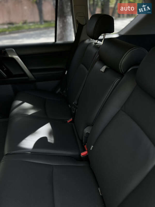 Внедорожник / Кроссовер Toyota Land Cruiser Prado 2012 в Одессе