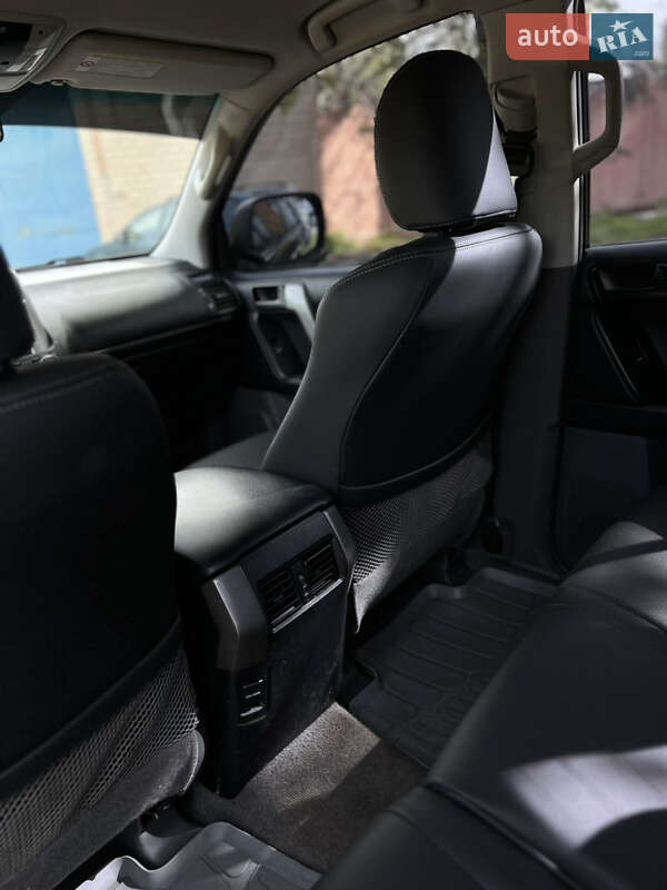 Внедорожник / Кроссовер Toyota Land Cruiser Prado 2012 в Одессе