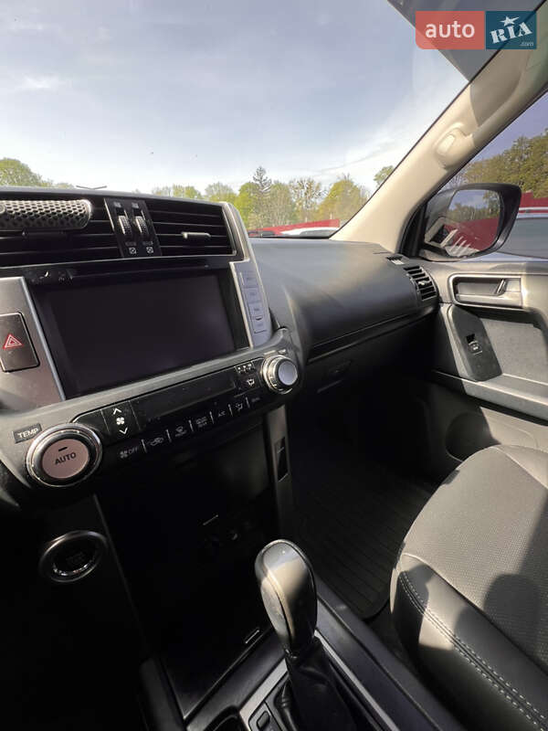 Внедорожник / Кроссовер Toyota Land Cruiser Prado 2012 в Одессе