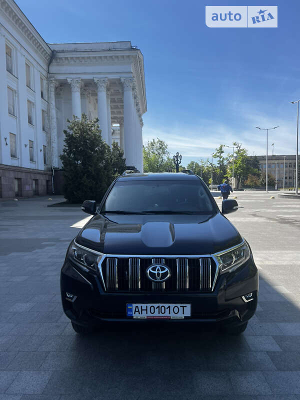 Внедорожник / Кроссовер Toyota Land Cruiser Prado 2019 в Краматорске