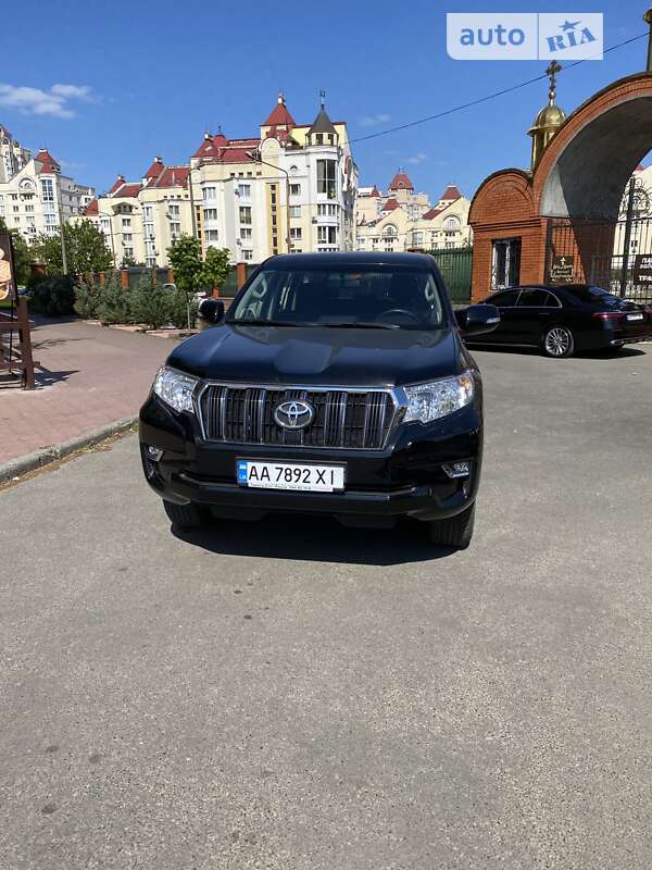 Внедорожник / Кроссовер Toyota Land Cruiser Prado 2019 в Киеве