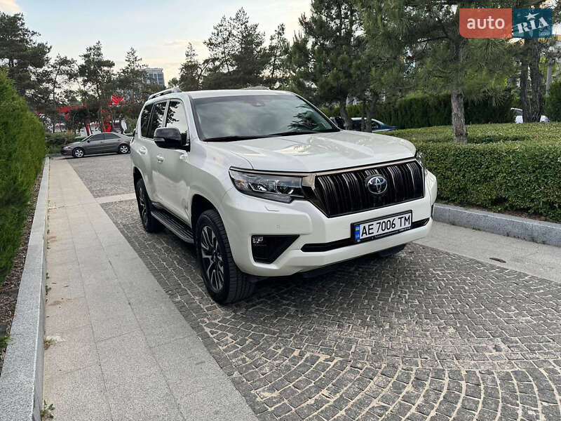 Внедорожник / Кроссовер Toyota Land Cruiser Prado 2022 в Днепре