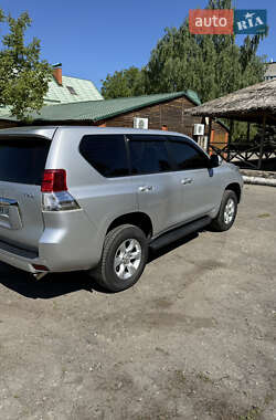 Внедорожник / Кроссовер Toyota Land Cruiser Prado 2010 в 