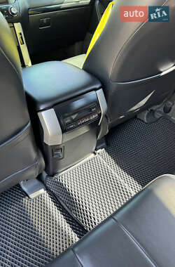 Внедорожник / Кроссовер Toyota Land Cruiser Prado 2010 в 