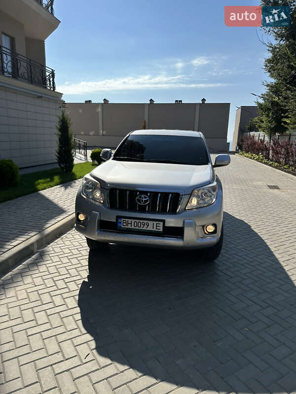 Позашляховик / Кросовер Toyota Land Cruiser Prado 2010 в Подільську
