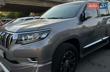 Внедорожник / Кроссовер Toyota Land Cruiser Prado 2020 в 