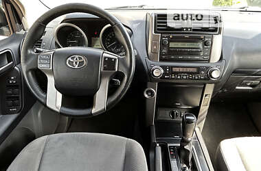 Позашляховик / Кросовер Toyota Land Cruiser Prado 2011 в Чернівцях
