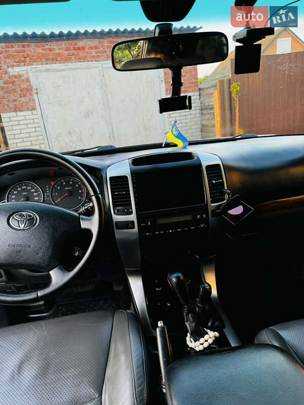 Внедорожник / Кроссовер Toyota Land Cruiser Prado 2005 в Ахтырке