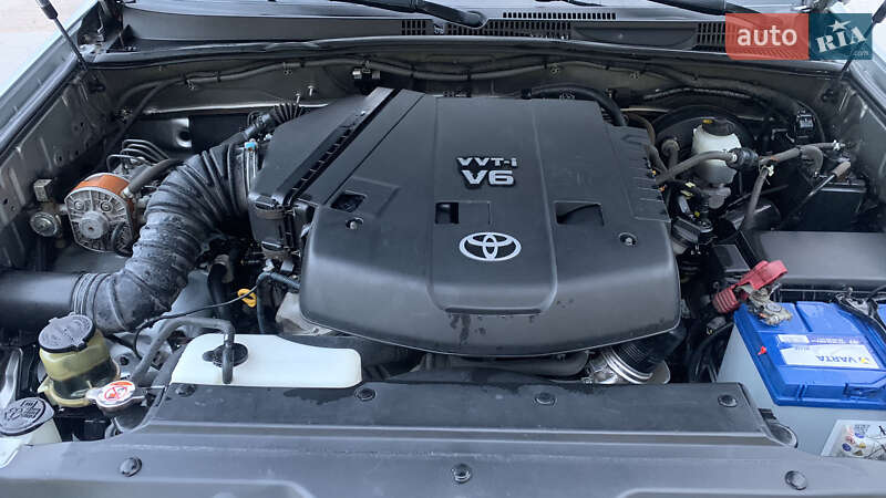 Внедорожник / Кроссовер Toyota Land Cruiser Prado 2004 в Первомайске