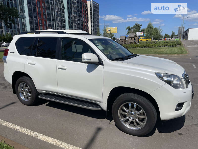 Внедорожник / Кроссовер Toyota Land Cruiser Prado 2012 в Киеве