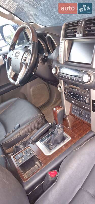 Внедорожник / Кроссовер Toyota Land Cruiser Prado 2012 в Кропивницком