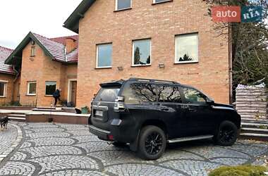 Позашляховик / Кросовер Toyota Land Cruiser Prado 2022 в 