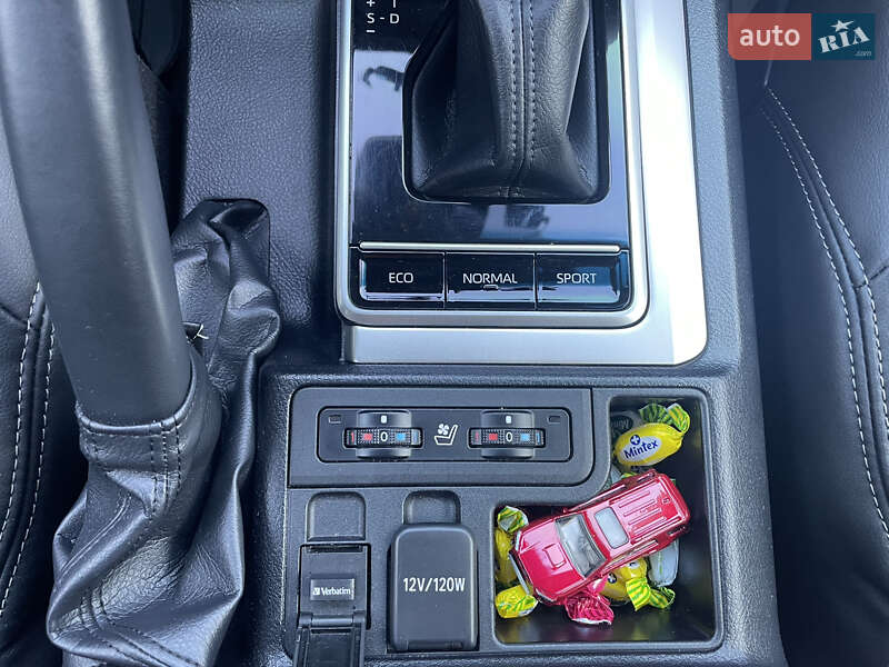 Позашляховик / Кросовер Toyota Land Cruiser Prado 2020 в Дніпрі фото 11 Позашляховик / Кросовер Toyota Land Cruiser Prado 2020 в Дніпрі