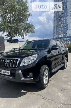 Позашляховик / Кросовер Toyota Land Cruiser Prado 2010 в Києві