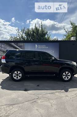 Позашляховик / Кросовер Toyota Land Cruiser Prado 2010 в Києві