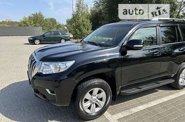 Позашляховик / Кросовер Toyota Land Cruiser Prado 2017 в Києві