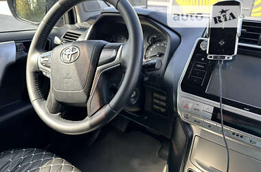 Позашляховик / Кросовер Toyota Land Cruiser Prado 2017 в 