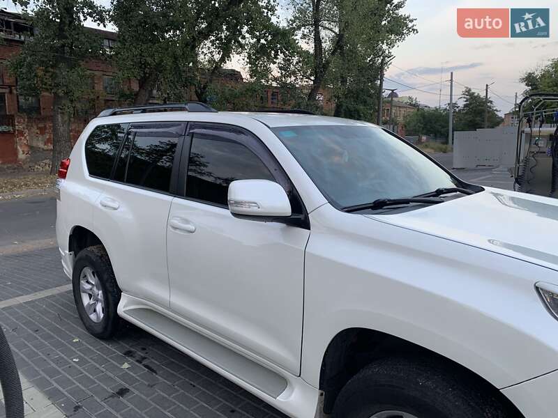 Внедорожник / Кроссовер Toyota Land Cruiser Prado 2013 в Кропивницком